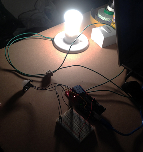 Sensor PIR de movimento acionando uma lâmpada com Arduino