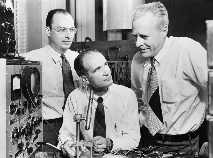 Inventores do transistor: Bardeen, Schockley e Brattain